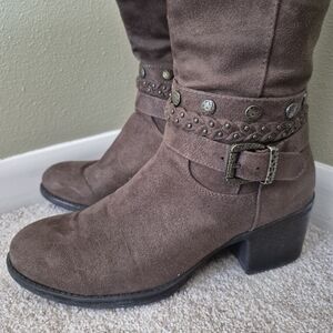 White Mountain Brown Heeled Boots with Buckle
